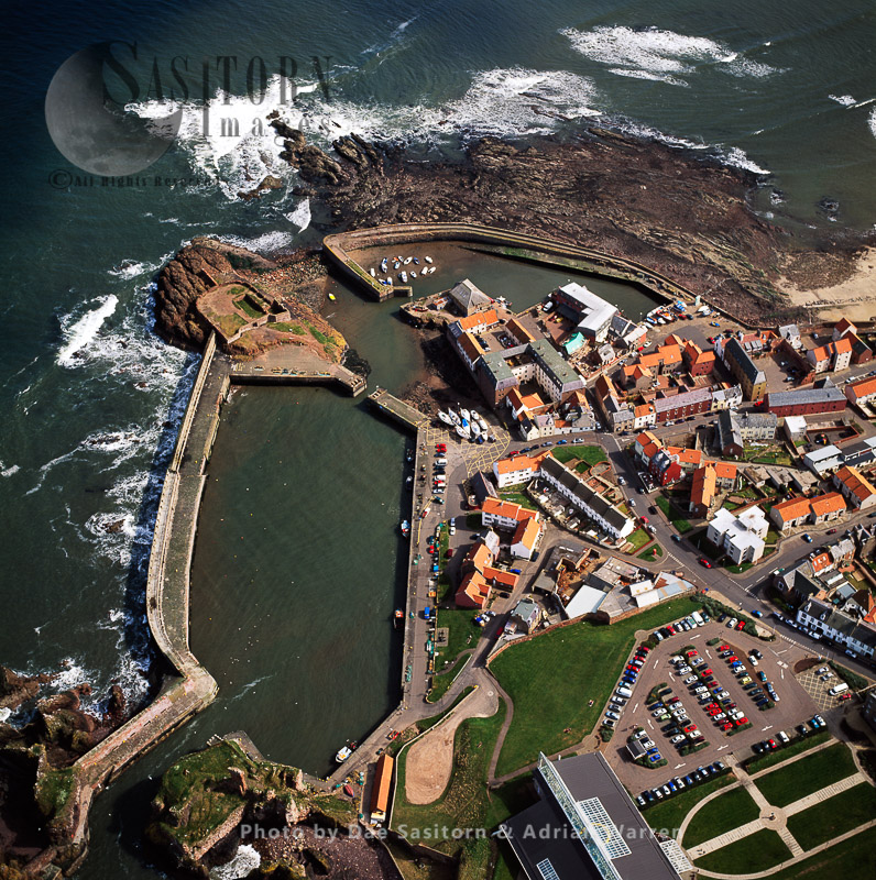 Dunbar and harbour, town in East Lothian on the southeast coast of Scotland