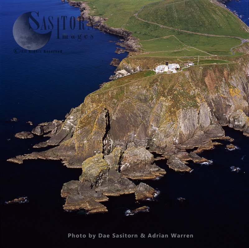Sumburgh Head Lighthouse, southen tip of Shetland Mainlan