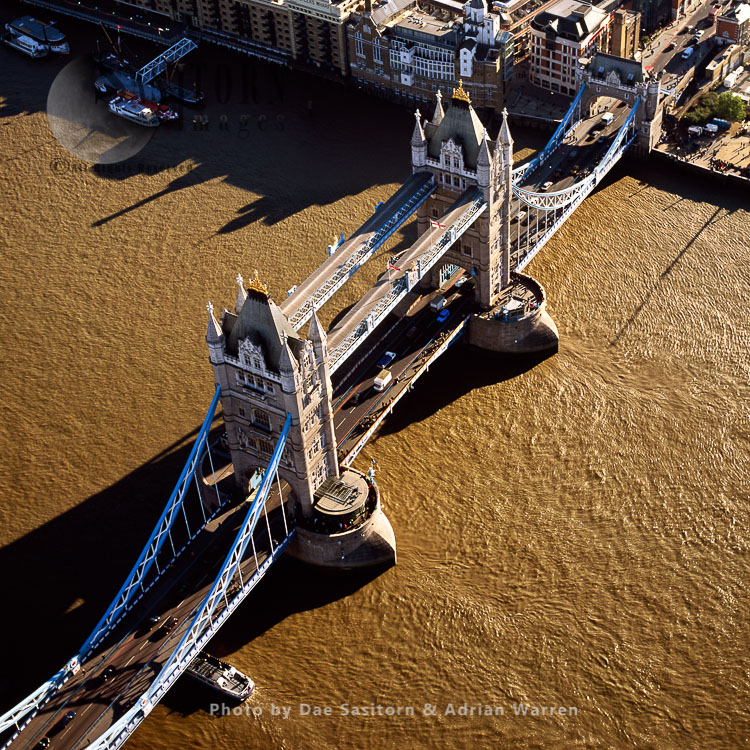 Tower Bridge, the most famouse London bridge over the river Thames, a combined bascule and suspension, London