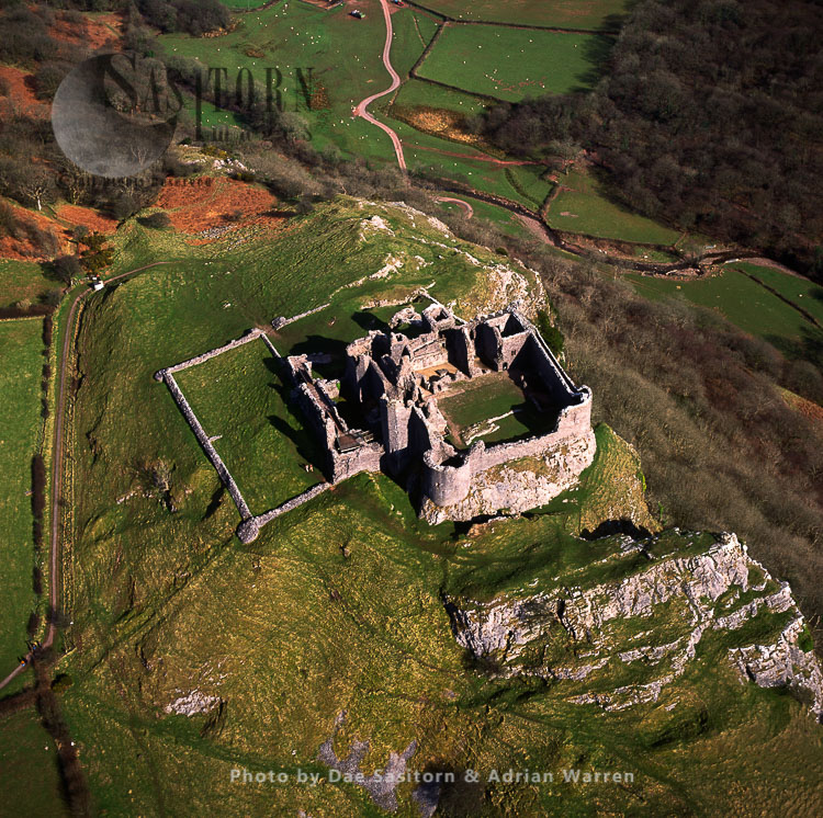 Carreq Cennen Castle, nearLlandeilo, Carmarthenshire. South Wales