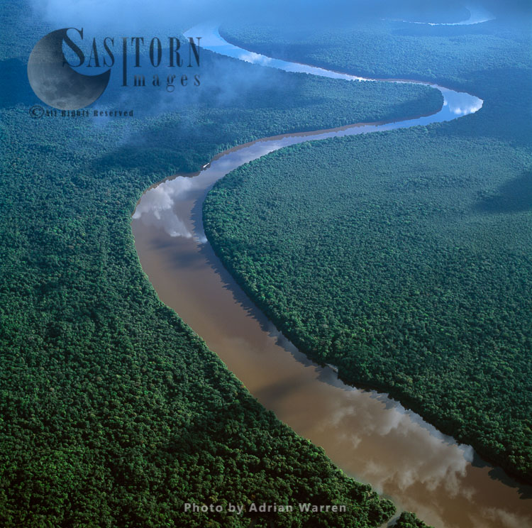 Lower Mazaruni River south of Oranapai Landing, Guyana