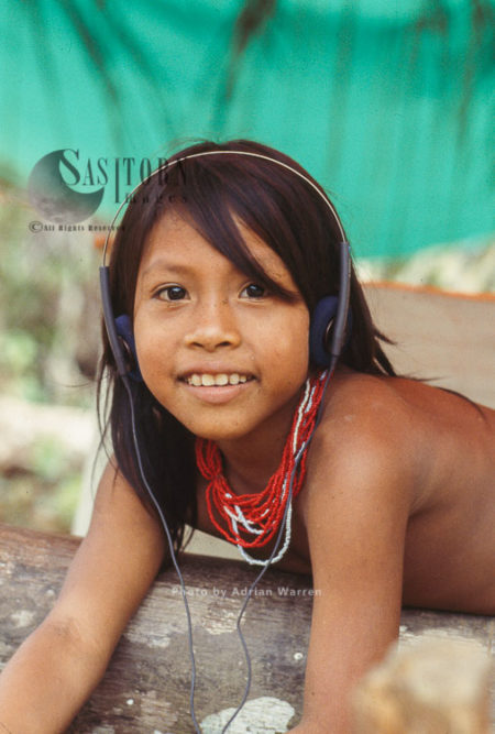 Waorani Indians - girl, Rio Cononaco, Ecuador, 1993 - Sasy Images
