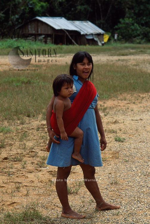 Waorani Indians, mother and baby, Rio Cononaco, Ecuador, 1993