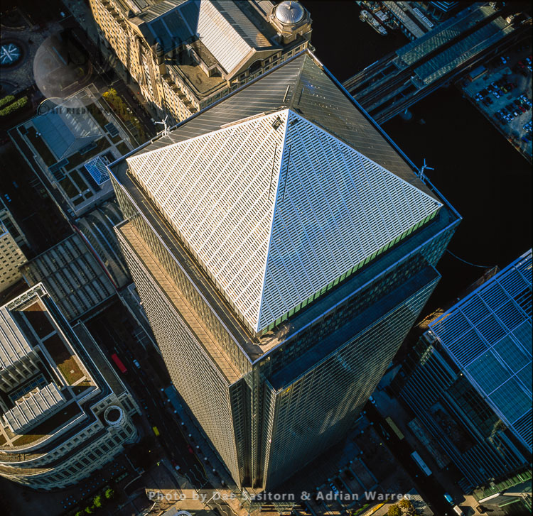 One Canada Square (second tallest building in UK), Canary Wharf, London
