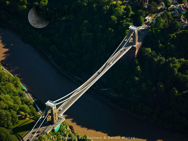 Clifton Suspension Bridge over the Avon River, Bristol, Somerset