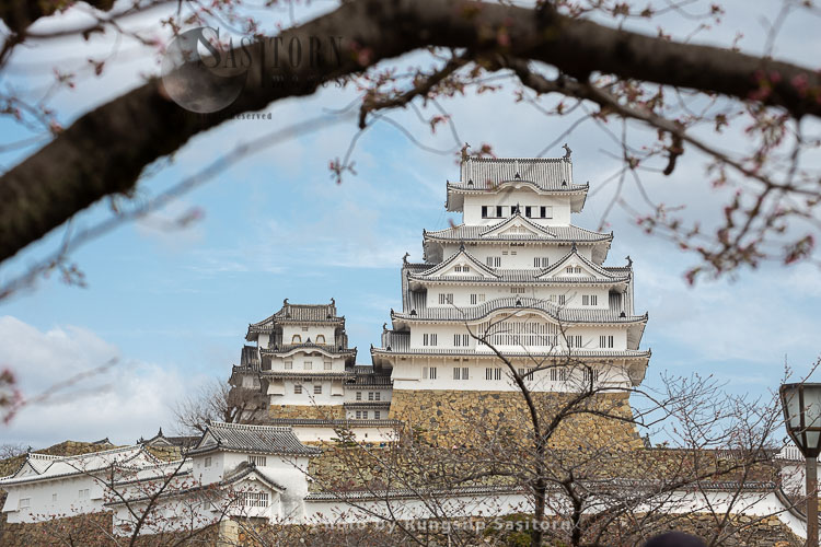 Himeji castle, also called White Heron Castle (Shirasagijo), a Japanese National Treasure and a World Heritage site.
