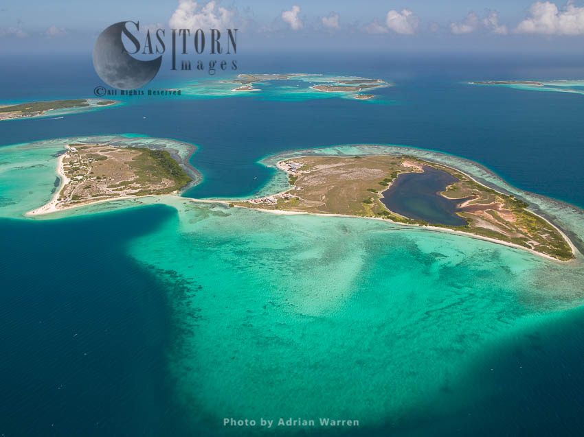 Madrisqui and Cayo Pirata, Islands in Los Roques archipelago, Caribbean Sea, Venezuela