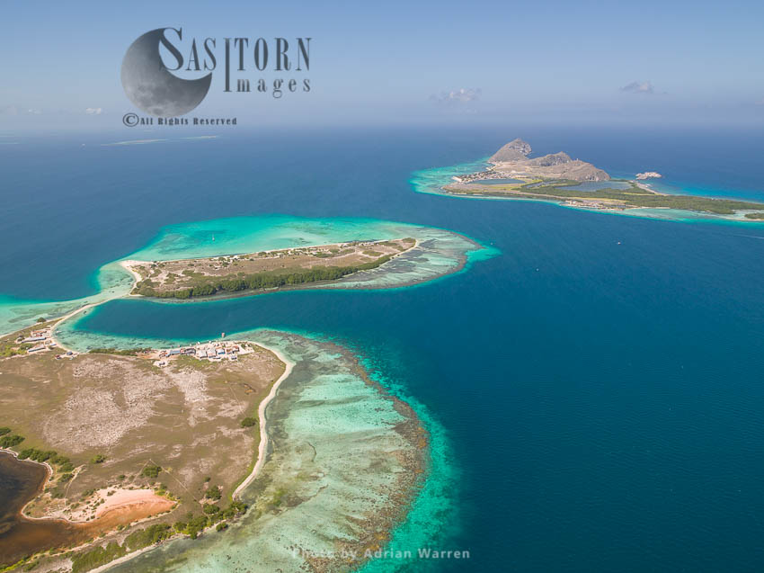 Cayo Pirata and Madrisqui, Islands in Los Roques archipelago, Caribbean Sea, Venezuela