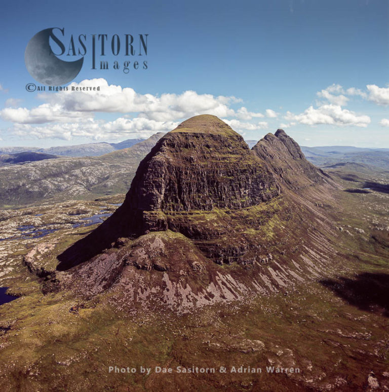 Suilven (Torridonian sandstone, sitting on a landscape of Lewisian Gneiss), northwest of Sutherland, Highlands, Scotland
