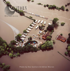 Flooding from River Severn at Severnside Caravan park, near Tewkesbury, 2007, Gloucestershire, England