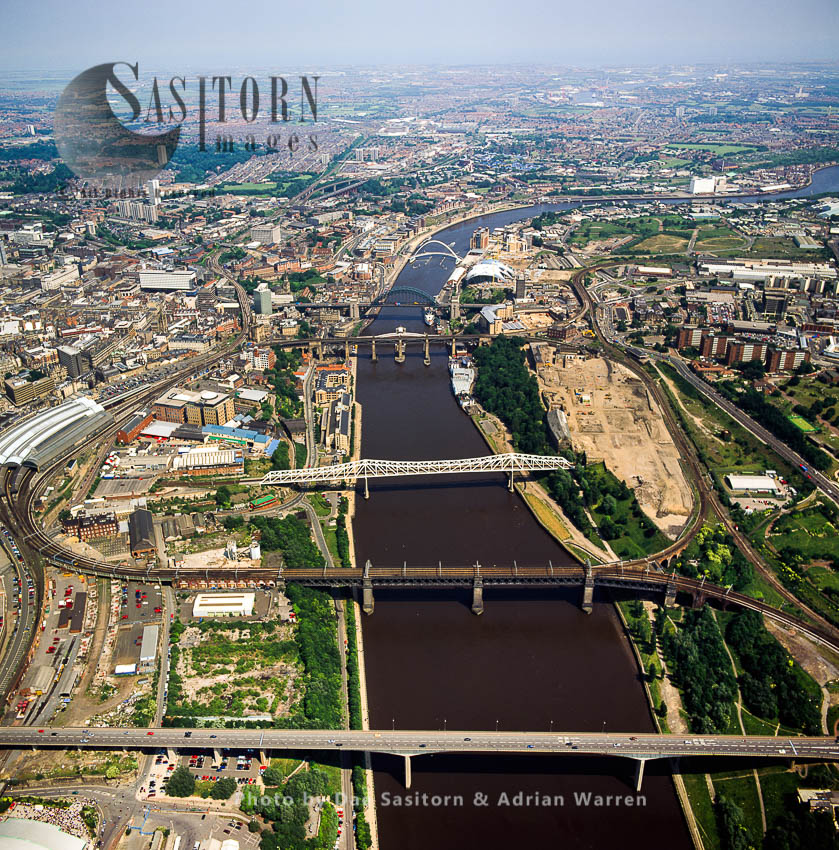 The seven bridges of Newcastle, on the river Tyne, Newcastle-upon-Tyne, North East England