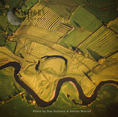 River Dove east of Uttoxeter - oxbow lake, with ridge and furrow ploughmarks, Staffordshire