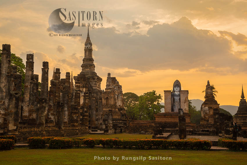 Wat Mahathat is the most important and impressive temple compound in Sukhothai Historical Park, Sukhothai Thailand.
