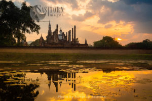  Wat Mahathat is the most important and impressive temple compound in Sukhothai Historical Park, Sukhothai Thailand.
