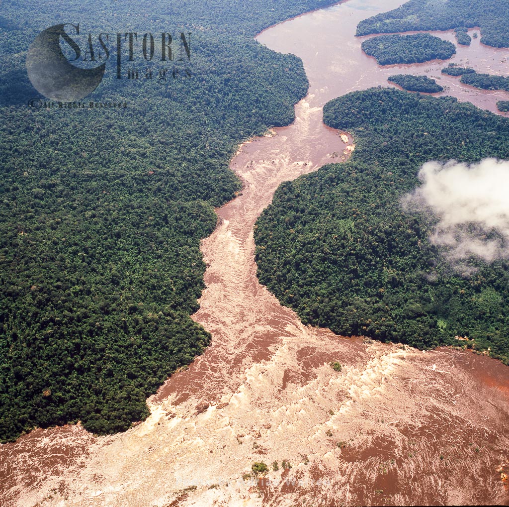 Rapids on River Caroni, Tepuis, Canaima National Park, Estado Bolivar, Venezuela