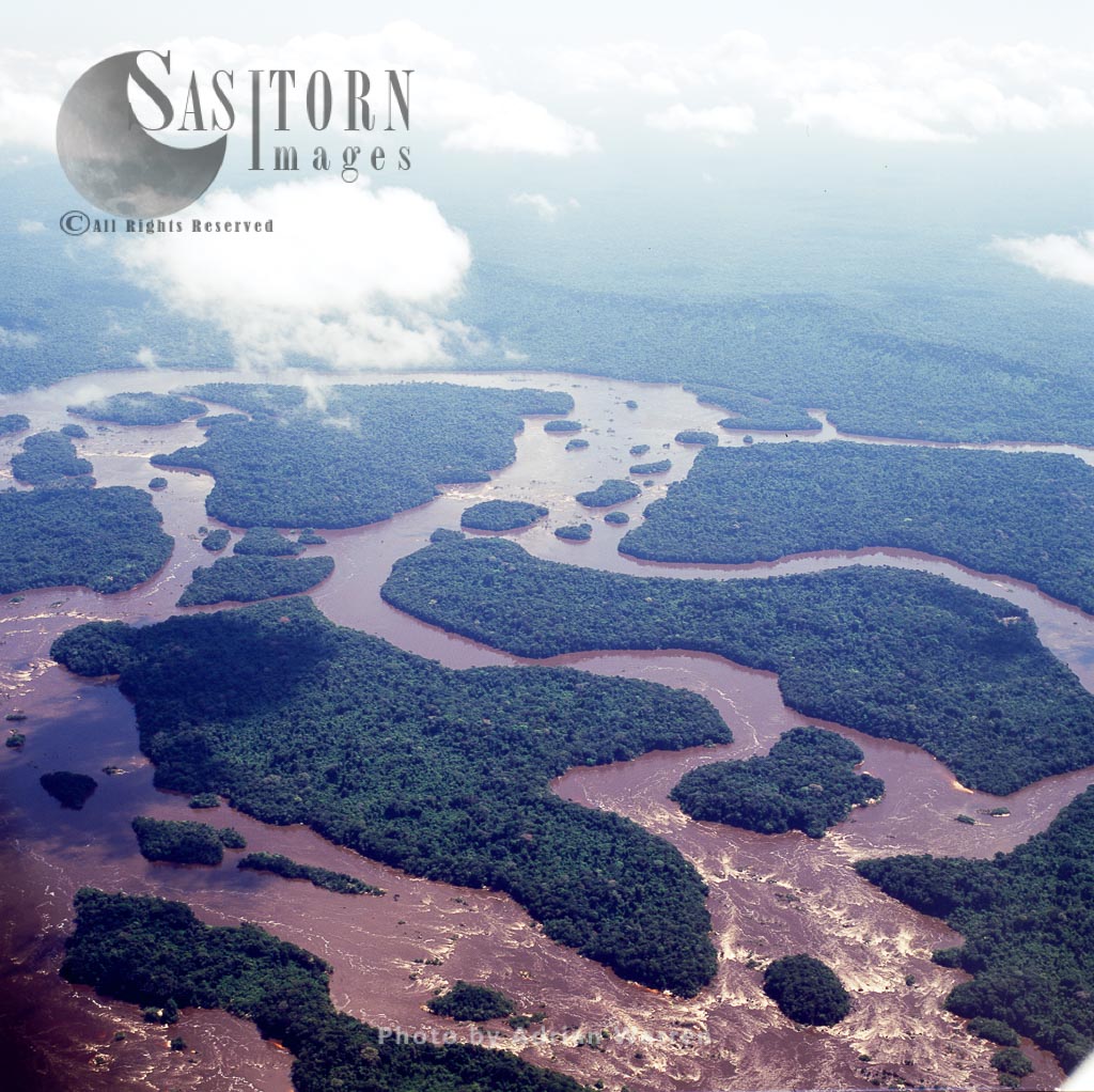 Rapids on River Caroni, Tepuis, Canaima National Park, Estado Bolivar, Venezuela