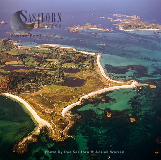 Tresco (southern end), with St Helen's, Tean and St Martins in distance, The Isles of Scilly