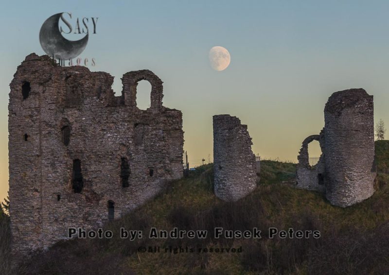 Moonrise over Clun Castle
